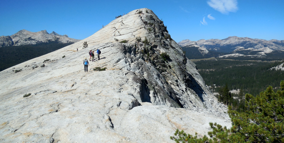 8 Hiking Challenges for the Year